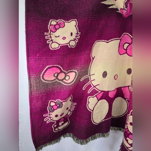 Hello Kitty Bow Cat Cape Poncho Hooded Soft Warm Unisex One Size Fits Most - Picture 13 of 15